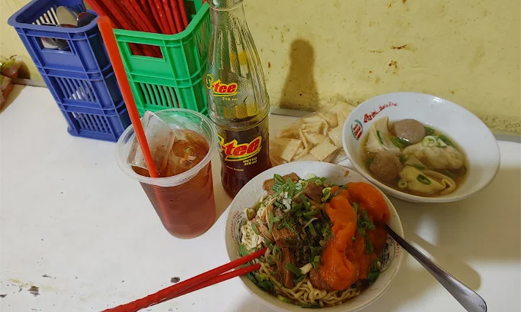 mie-ayam-kaki-lima-jakarta-paling-enak-dan-murah